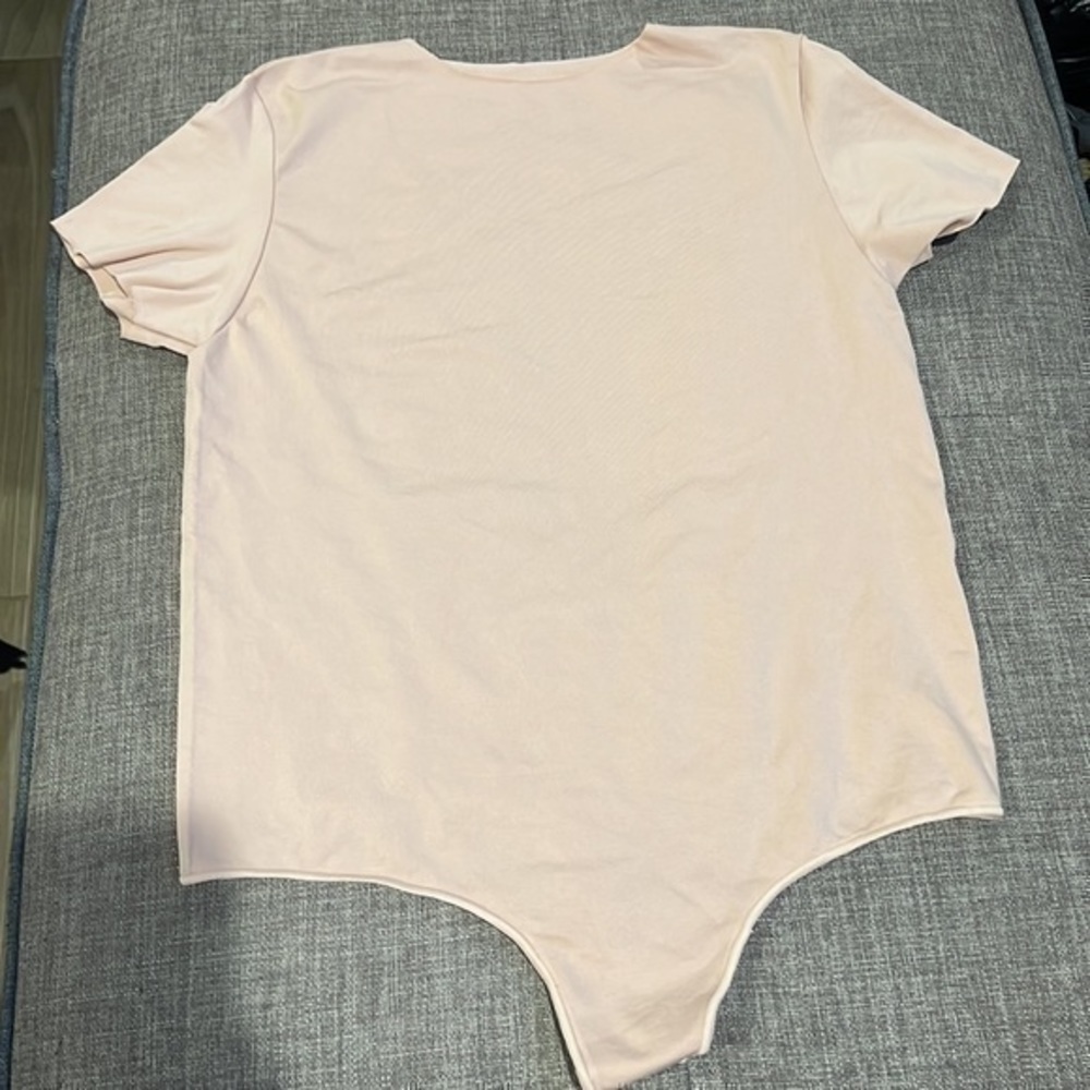 Essential T-Shirt Bodysuit - Picture 2 of 13